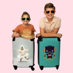 NoBoringSuitcases.com® Koffer - IJsbeer - Rok - Wit - Portret - Dieren - Trolley Op Wieltjes - Reiskoffer - Past Binnen 55x40x20 Cm En 55x35x25 Cm - Fotokoffer -Reizen Verkoopwinkel 1200x1200 325