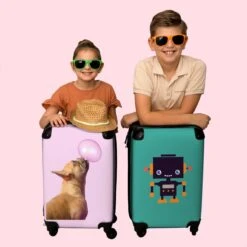 NoBoringSuitcases.com® Kinderkoffer - Hond - Dieren - Kauwgom - Roze - Kinderen - Trolley Kinderen - Past Binnen 55x40x20 Cm En 55x35x25 Cm - Reiskoffer Met Wielen - Koffertje -Reizen Verkoopwinkel 1200x1200 375