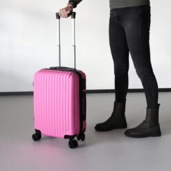 Handbagage Koffer 55cm Roze 4 Wielen Trolley Met Pin Slot -Reizen Verkoopwinkel 1200x1200 54