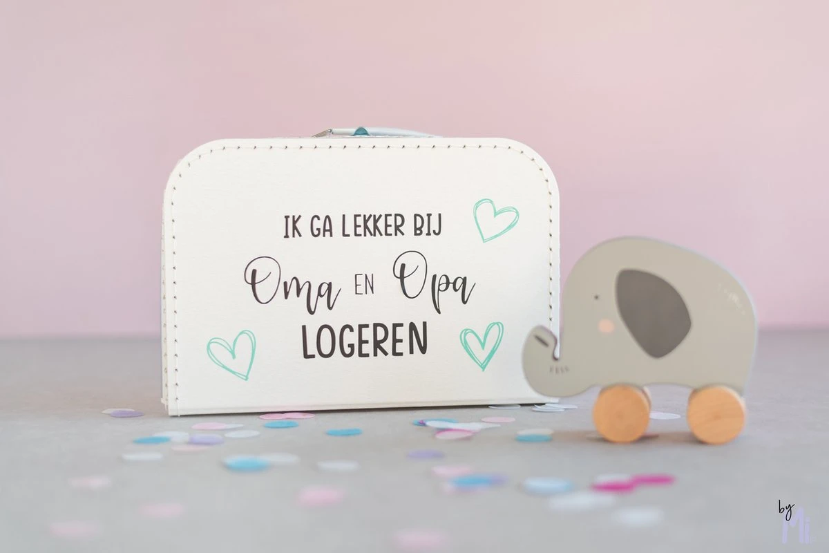 Merkloos ByMi |Koffertje Ik Ga Lekker Logeren Bij Opa En Oma| Aankondiging| Zwangerschap| Kraam Cadeau| Zwanger| Gepersonaliseerd 1 Merkloos ByMi |Koffertje Ik Ga Lekker Logeren Bij Opa En Oma| Aankondiging| Zwangerschap| Kraam Cadeau| Zwanger| Gepersonaliseerd