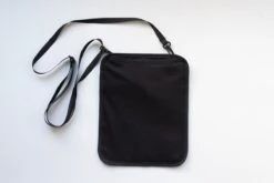 Groene Berg Nektasje - Reistas - Paspoorthouder Met RFID Blokkering - Reisportemonnee - Zwart -Reizen Verkoopwinkel 1200x800 74