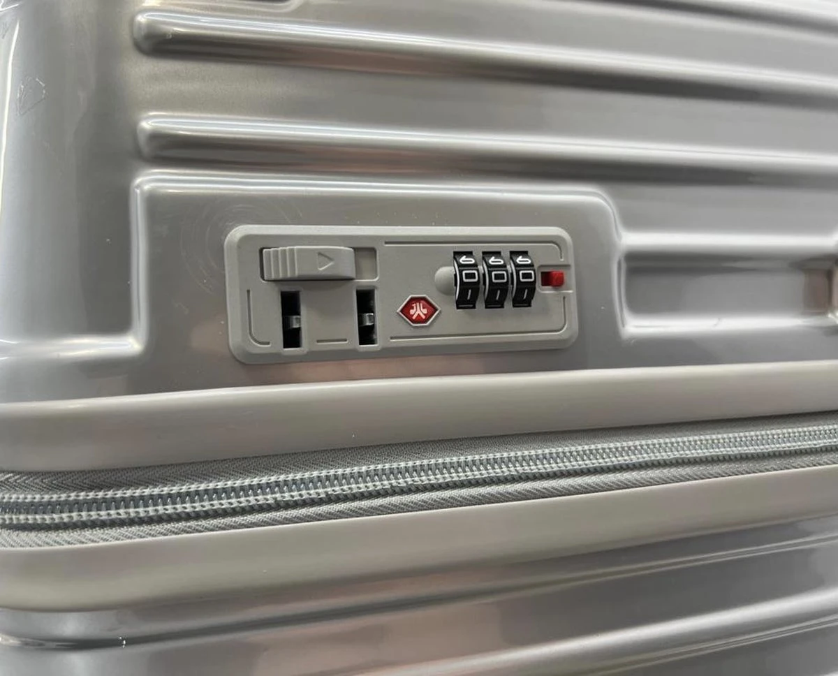 AATravel M Reiskoffer - Trolley ABS - Met Dubbele Wielen - 63 Cm - 66 Liter - Zilver 2 AATravel M Reiskoffer - Trolley ABS - Met Dubbele Wielen - 63 Cm - 66 Liter - Zilver - Afbeelding 2