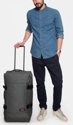 Eastpak TRANVERZ M Reiskoffer (67 X 35.5 X 30 Cm) - Black Denim -Reizen Verkoopwinkel 706x1200 1