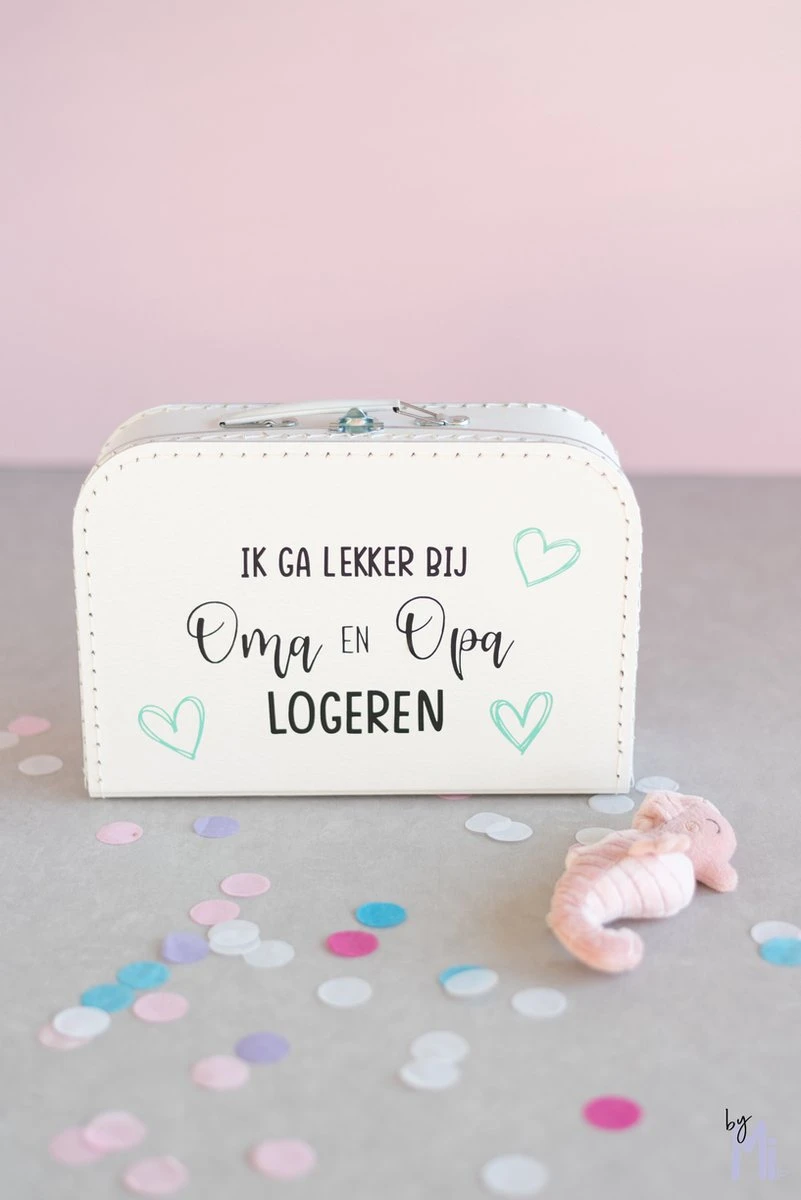 Merkloos ByMi |Koffertje Ik Ga Lekker Logeren Bij Opa En Oma| Aankondiging| Zwangerschap| Kraam Cadeau| Zwanger| Gepersonaliseerd 3 Merkloos ByMi |Koffertje Ik Ga Lekker Logeren Bij Opa En Oma| Aankondiging| Zwangerschap| Kraam Cadeau| Zwanger| Gepersonaliseerd - Afbeelding 3