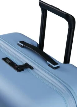 American Tourister Reiskoffer - Novastream Spinner 77/28 Tsa Exp (Large) Pastel Blue -Reizen Verkoopwinkel 867x1200